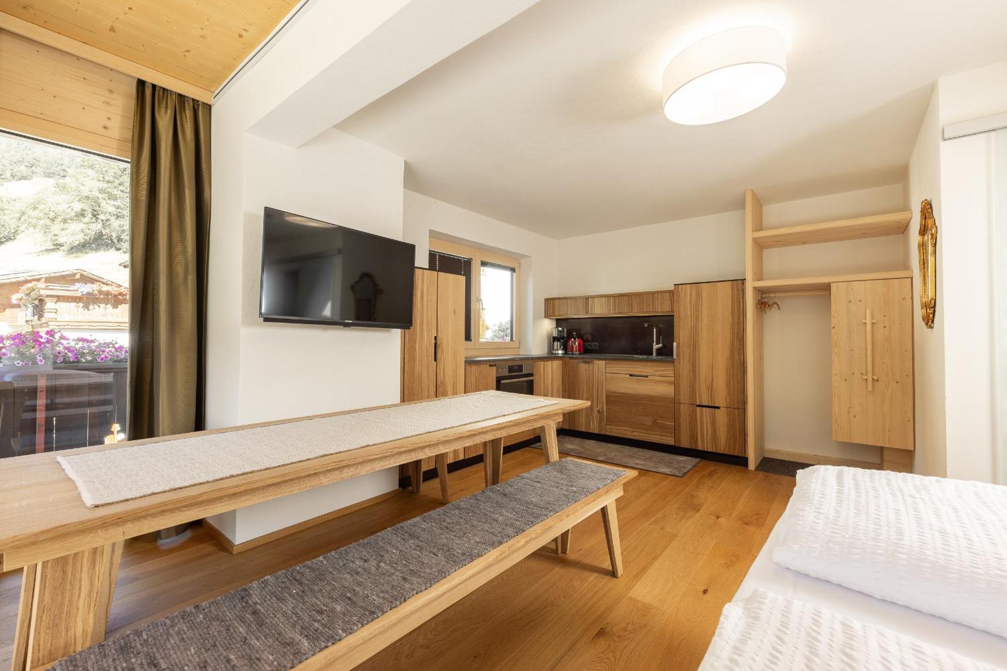 Pension Gulla - Ferienhaus Appartements B&B Neustift im Stubaital Ngoại thất bức ảnh