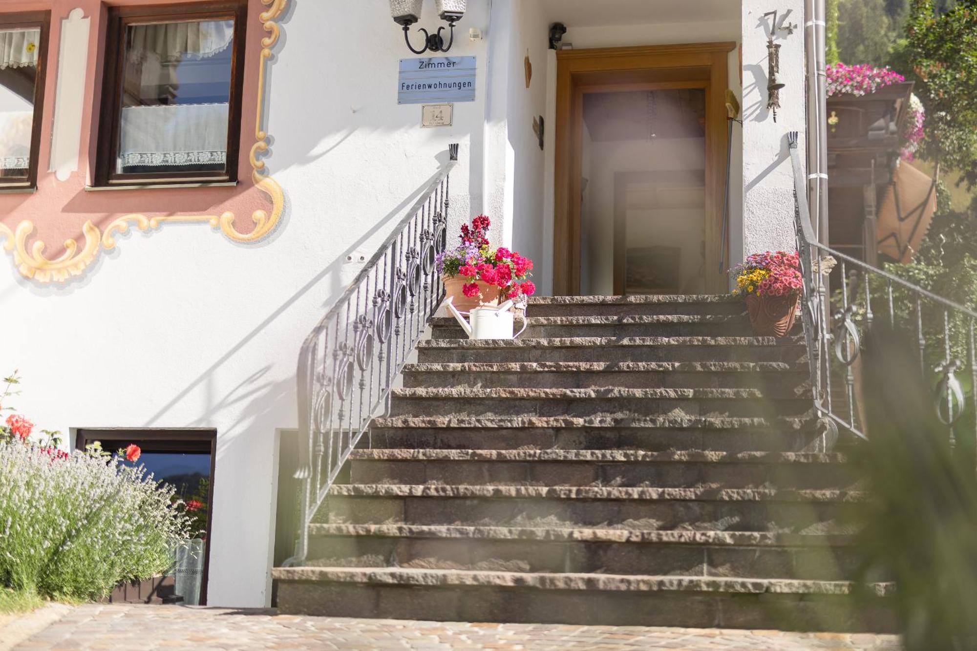 Pension Gulla - Ferienhaus Appartements B&B Neustift im Stubaital Ngoại thất bức ảnh